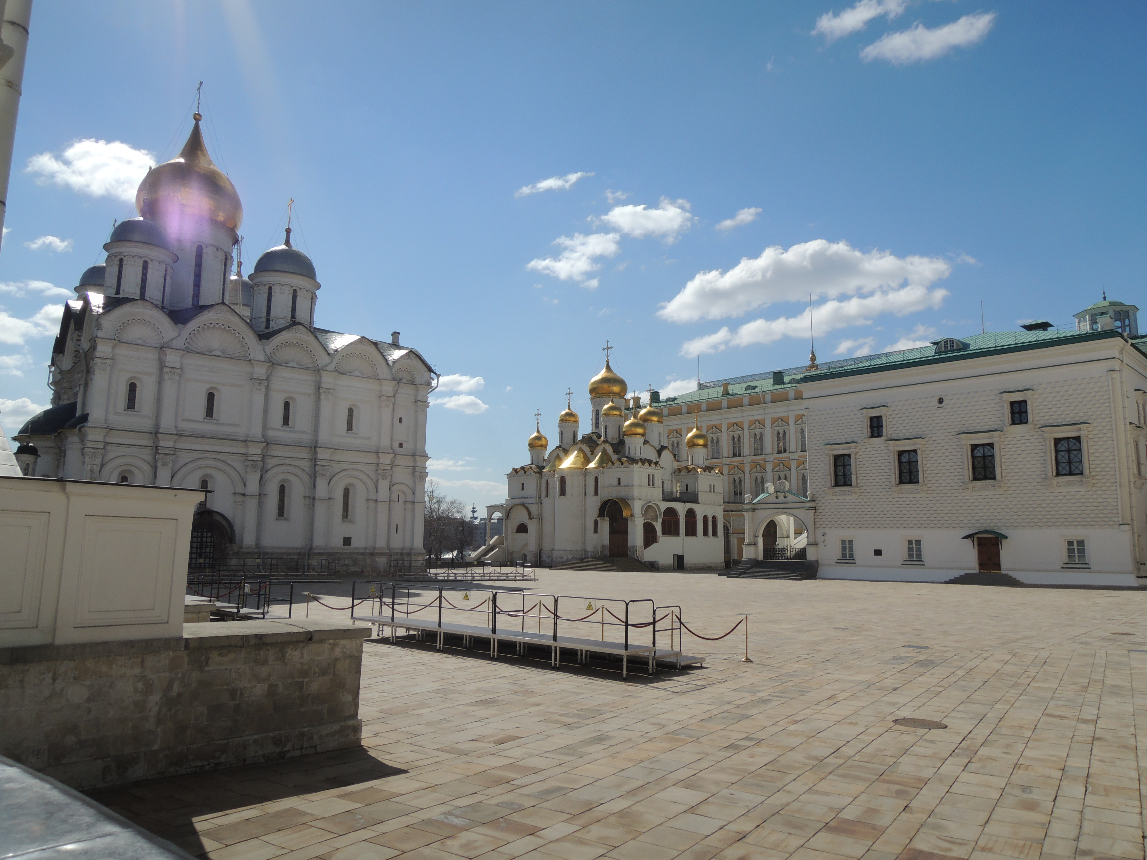 Москва на десять дней. Белая площадь Москва. Иконы Богоматери Казанская на красной площади Москва.