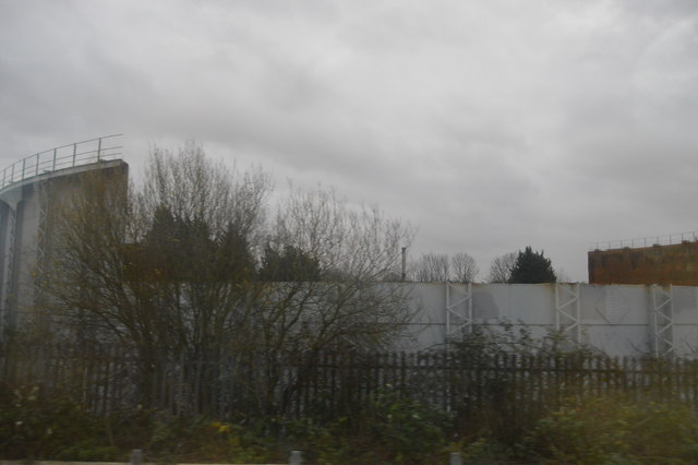 File:Deflated gasholder - geograph.org.uk - 4946904.jpg