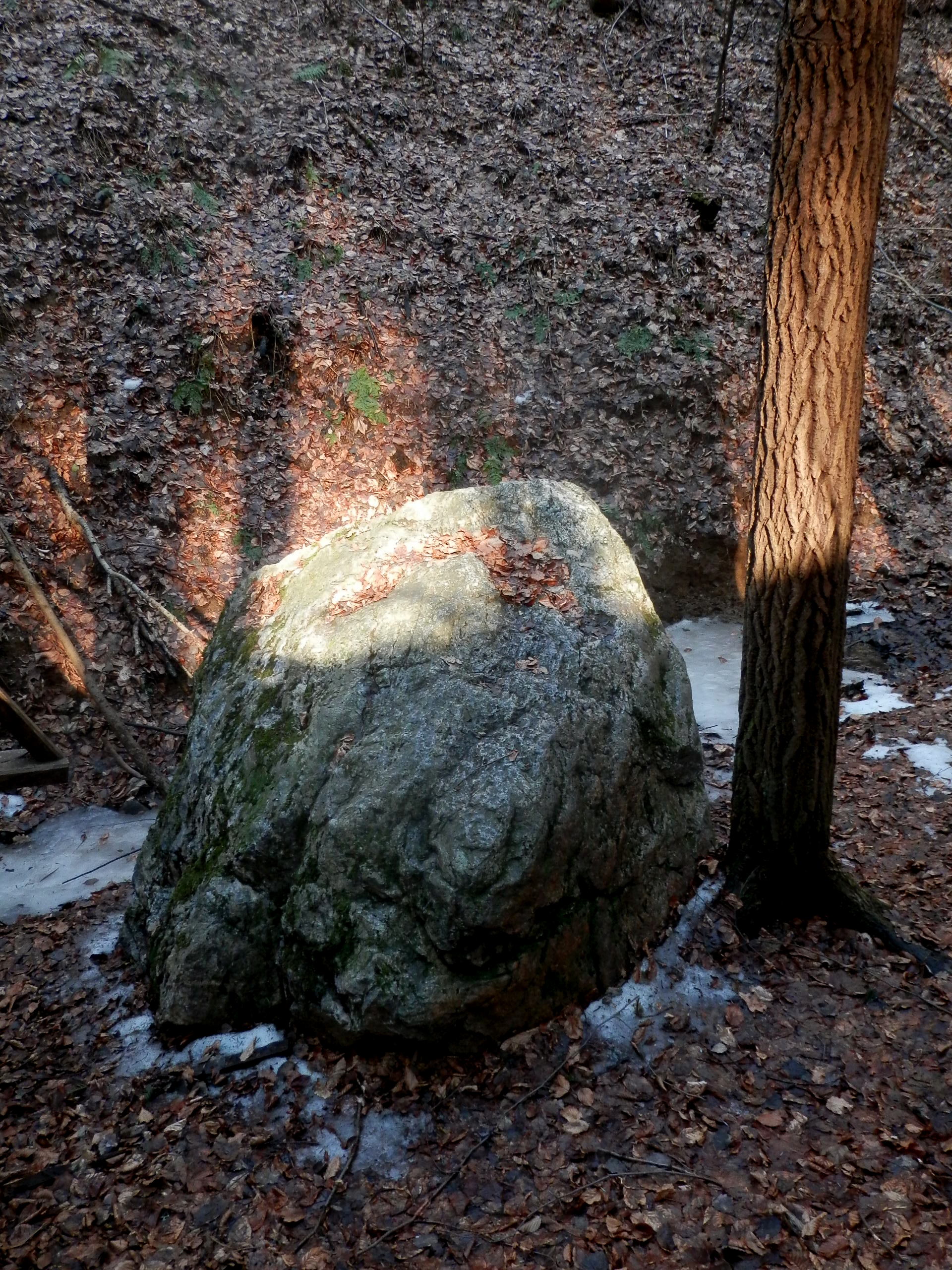 17 stone. Дед камень. Камень преграждающий. Камень 17 декабря 2001 год. СЕКИМОРИ ИСИ камень.