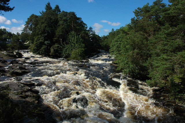 Falls of Dochart - geograph.org.uk - 914291