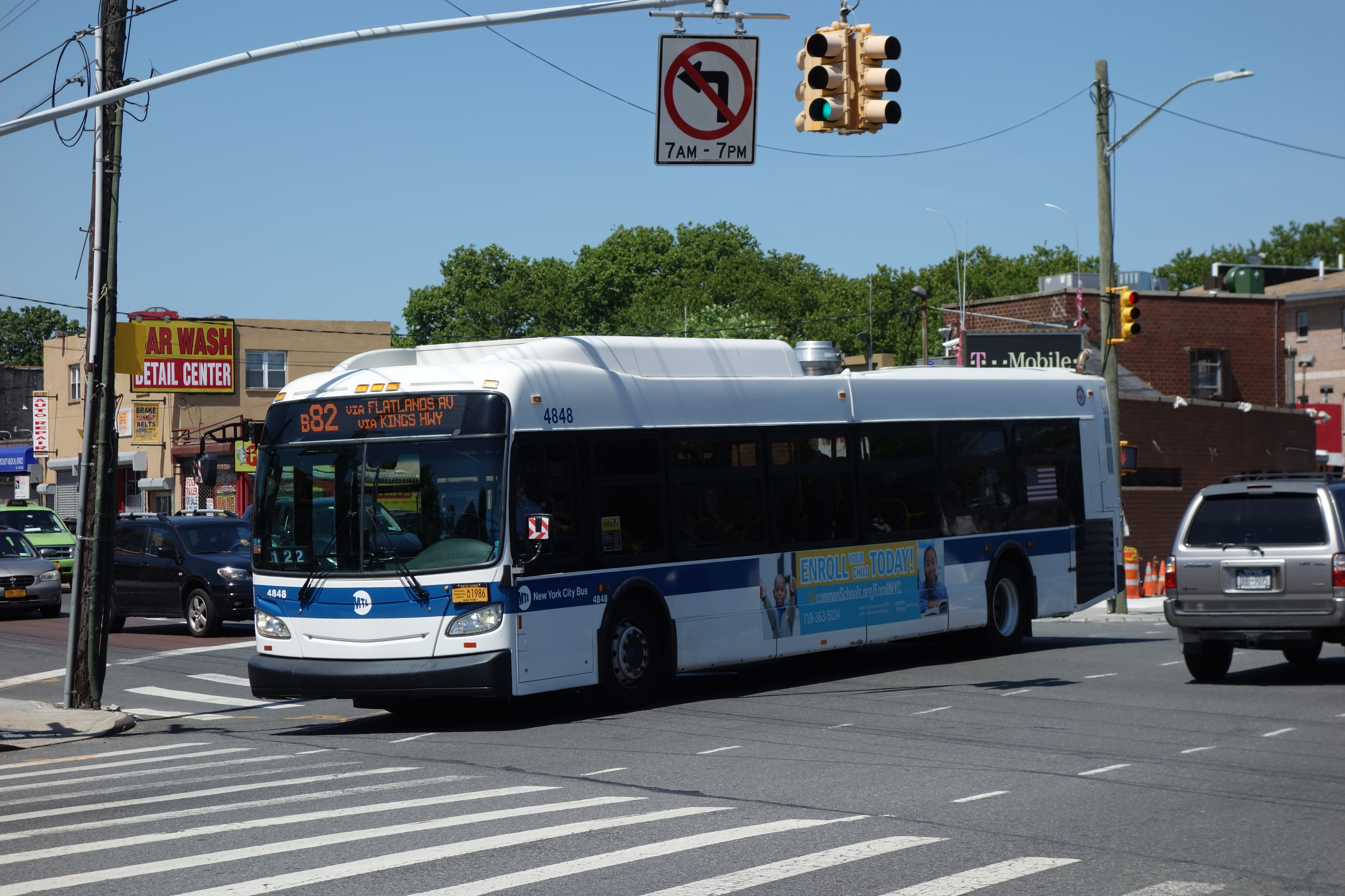 Bus40 su. Flatlands Ave.