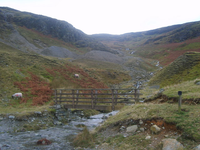 File:Footbridge, Yewthwaite Gill - geograph.org.uk - 1575328.jpg