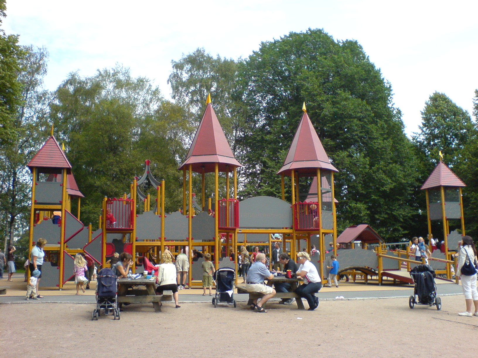 Bilderesultater for frognerparken playground