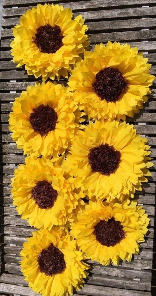 File:Girasoles en papel crepé,  - Wikimedia Commons