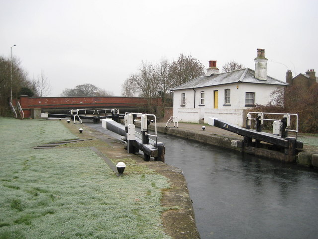 File:Grand Union Canal, Widewater Lock in South Harefield - geograph.org.uk - 1109992.jpg