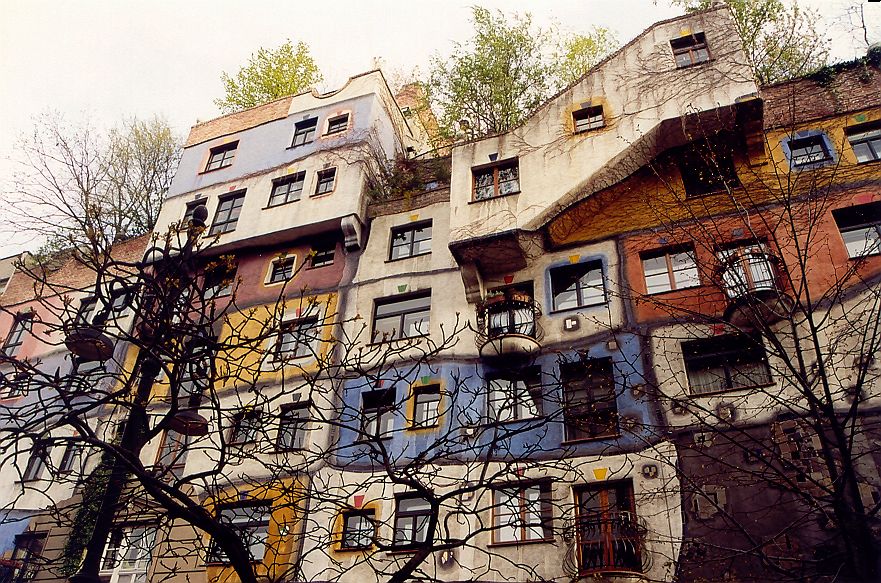 Hundertwasserhaus 3.jpg