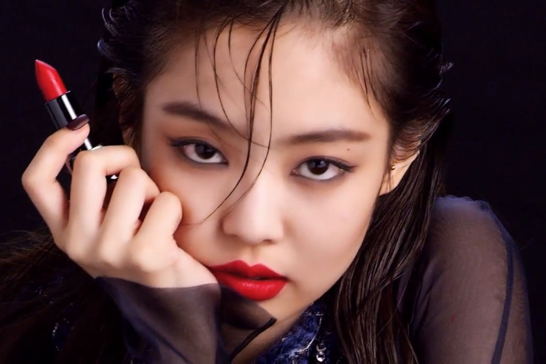Jennie_Kim_for_Marie_Claire_Korea_Magazine_on_October_9%2C_2018_%282%29.png