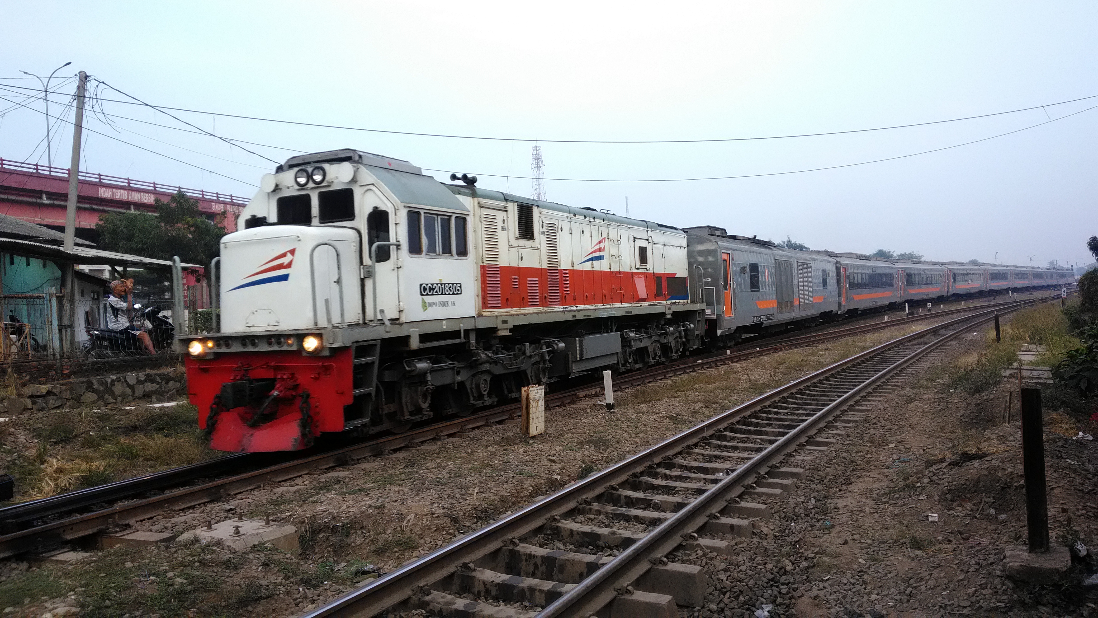 Tempat Duduk Kereta Senja Utama Solo Eksekutif Sederet 