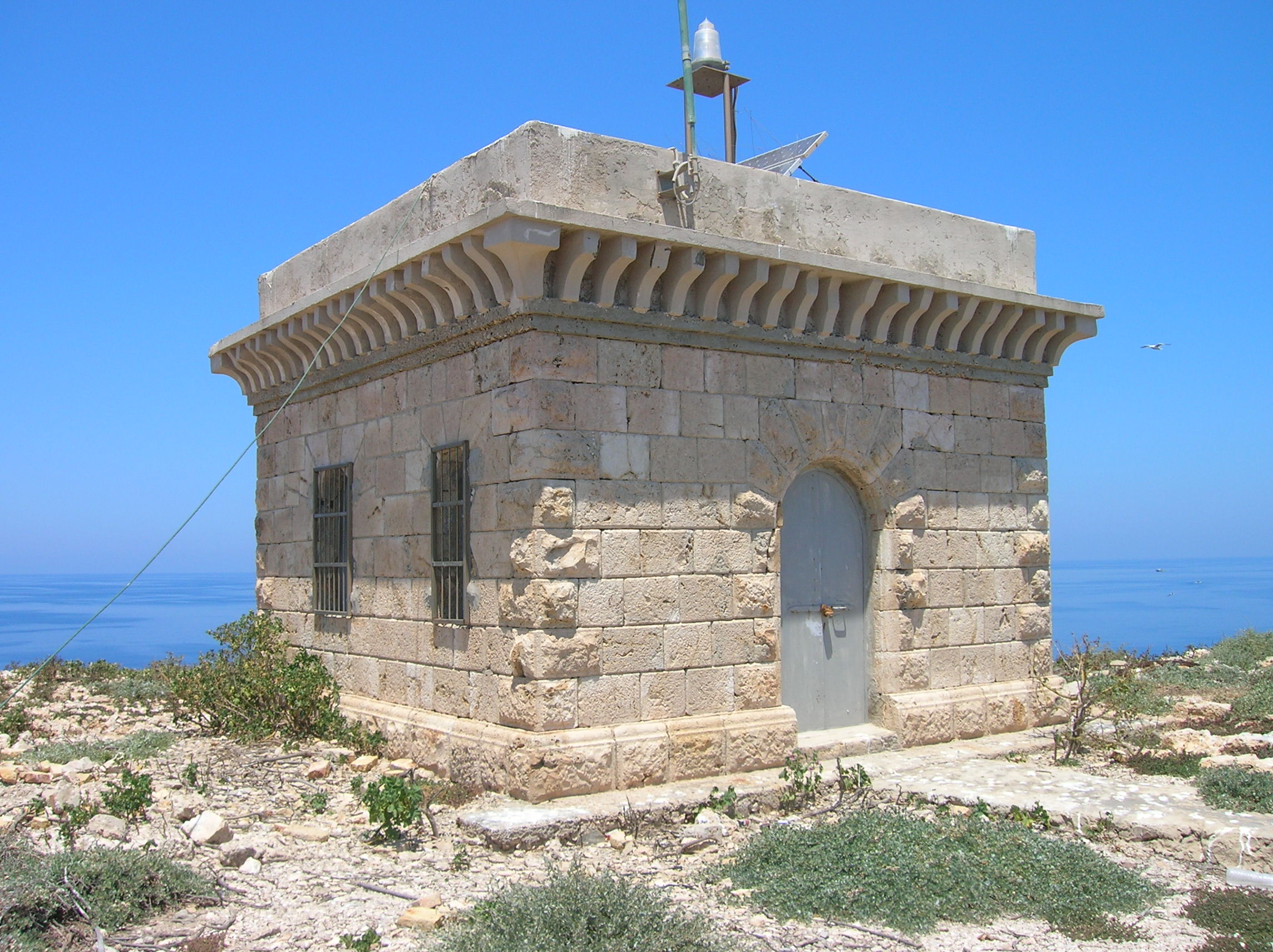 Lampione Lighthouse - Wikipedia