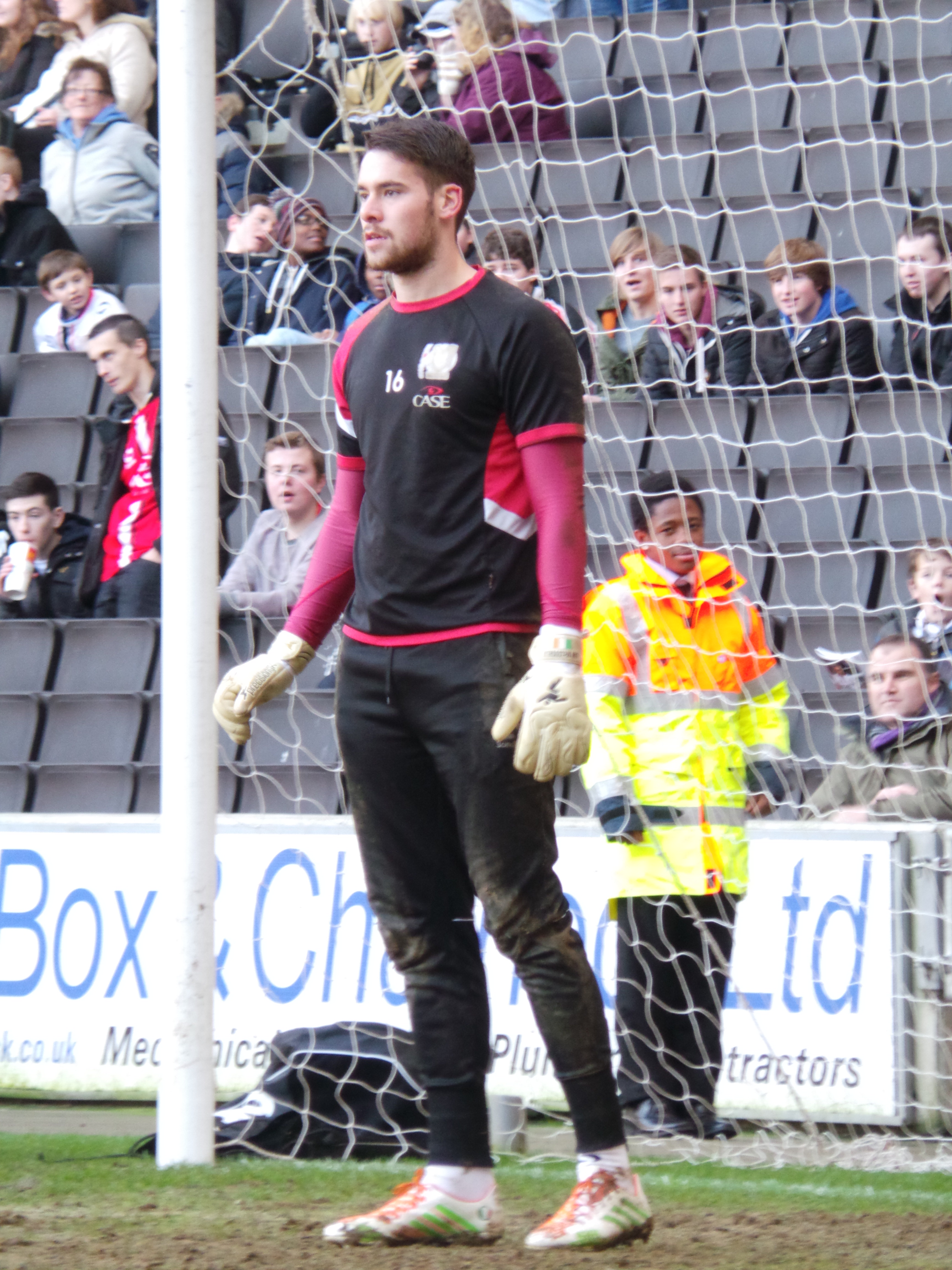 McLoughlin with [[Milton Keynes Dons F.C.|Milton Keynes Dons]] in 2014