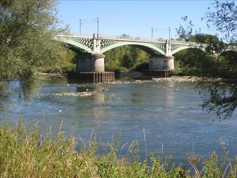 File:Nevers viaduc fer 03.JPG