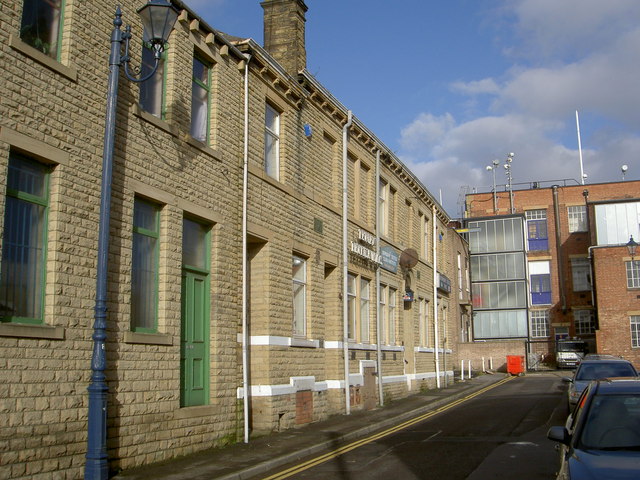 File:Oates Street, Dewsbury - geograph.org.uk - 367837.jpg