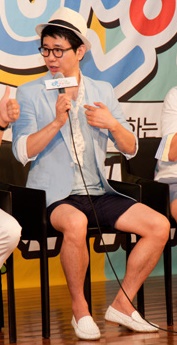 Park Seongho in der Pressekonferenz von Acrofan.jpg