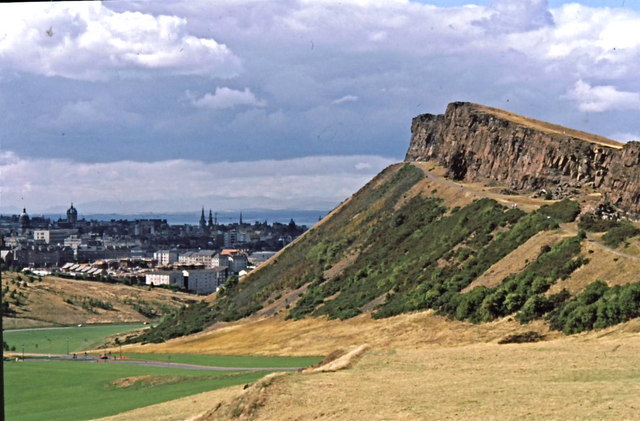 File:Salisbury Crags, Arthur's Seat, Edinburgh - geograph.org.uk - 1596511.jpg