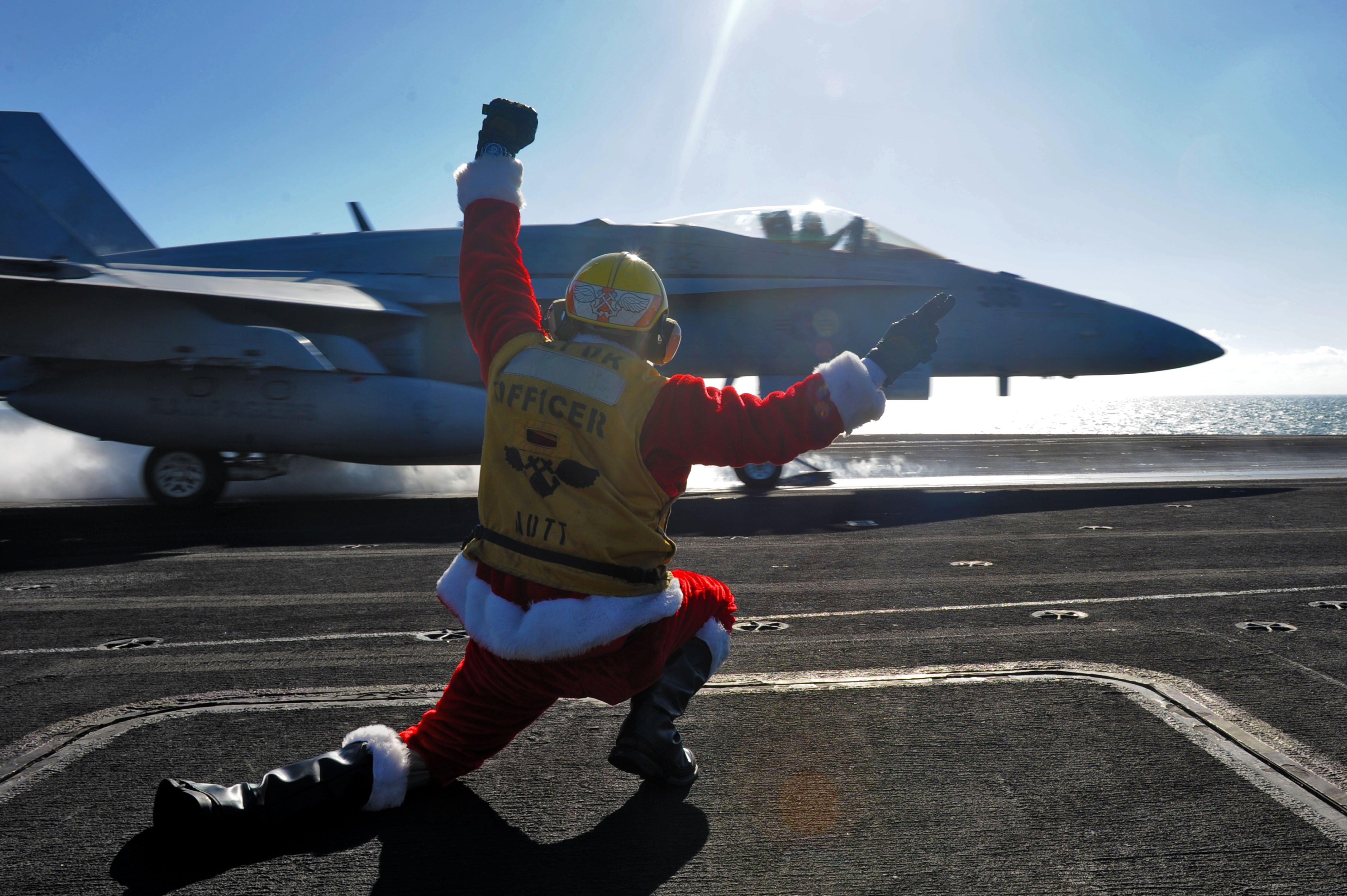 Santa_launches_planes_aboard_USS_Dwight.