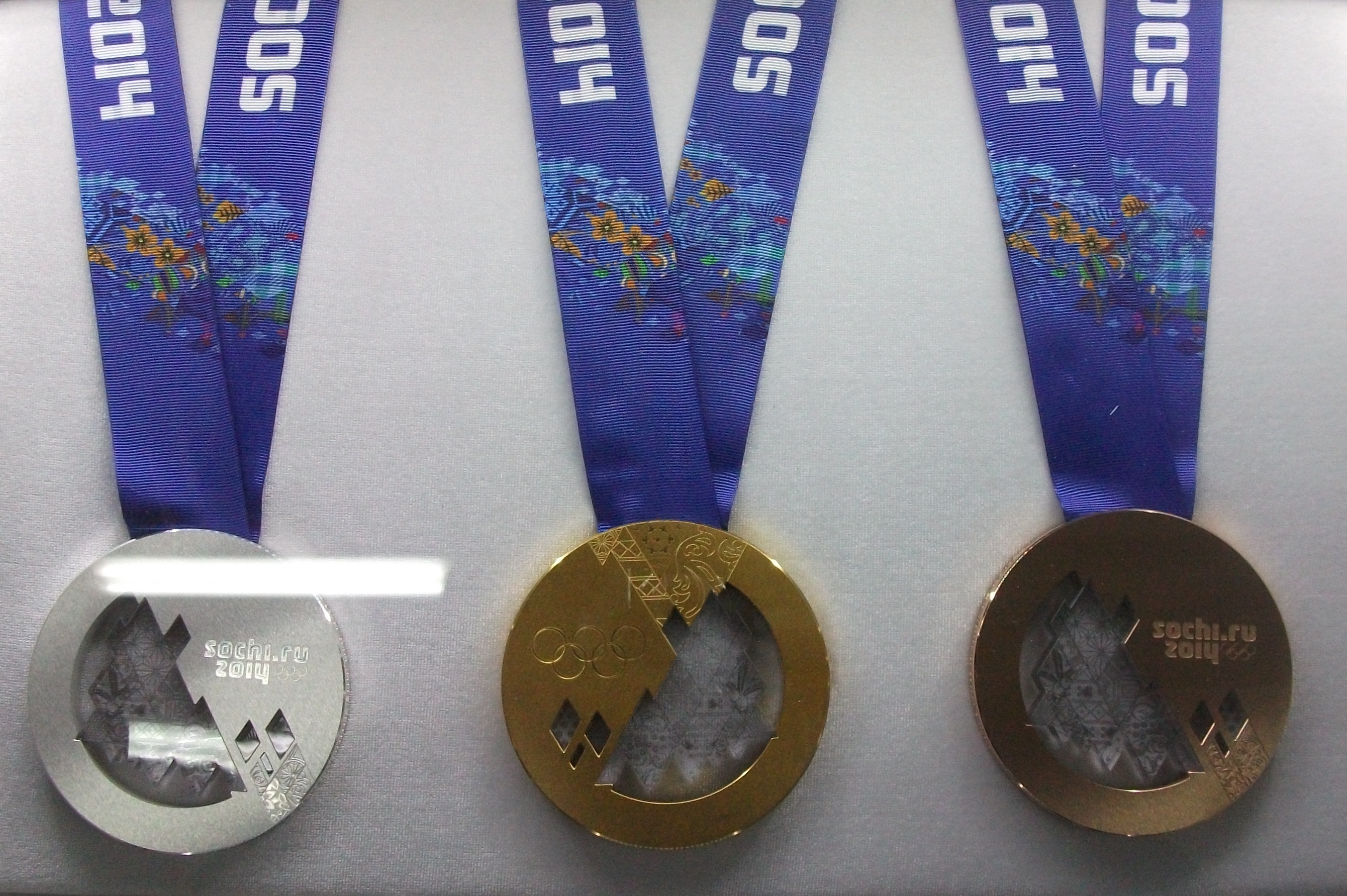 Файл:SochiOlympicMedals.jpg — Википедия