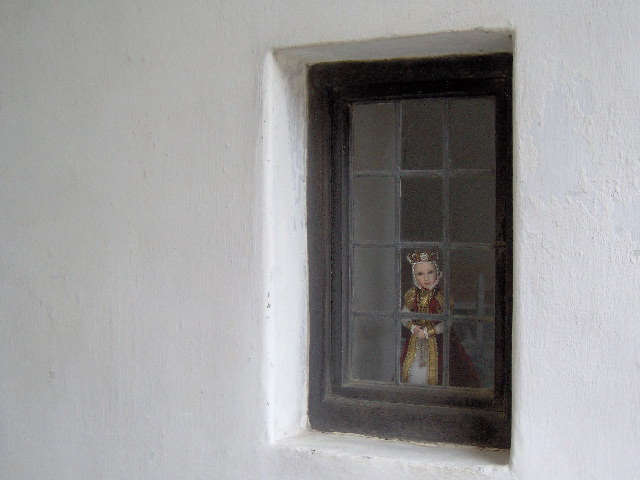 File:Sofie i porten på Kronborg (4804706215).jpg