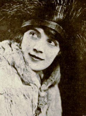 <span class="mw-page-title-main">Hedda Nova</span> American actress