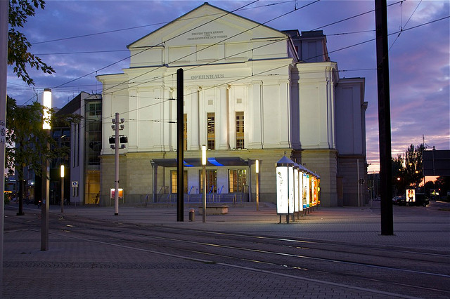 File:Theater magdeburg.jpg