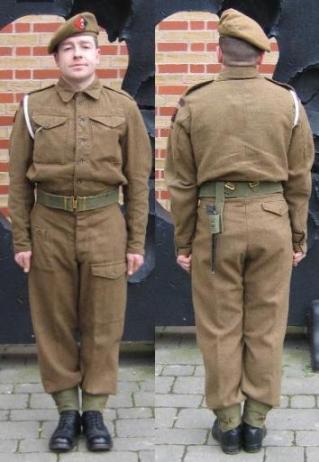 Royal Artillery Gunner's Uniform, note white lanyard. Uniform02.jpg