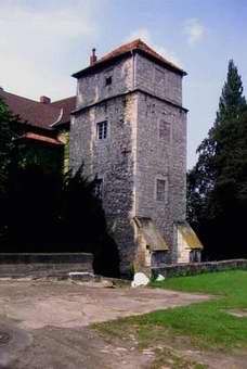 Veltheim (Ohe) & der vergrabene Schatz Veltheim-Burg-pt