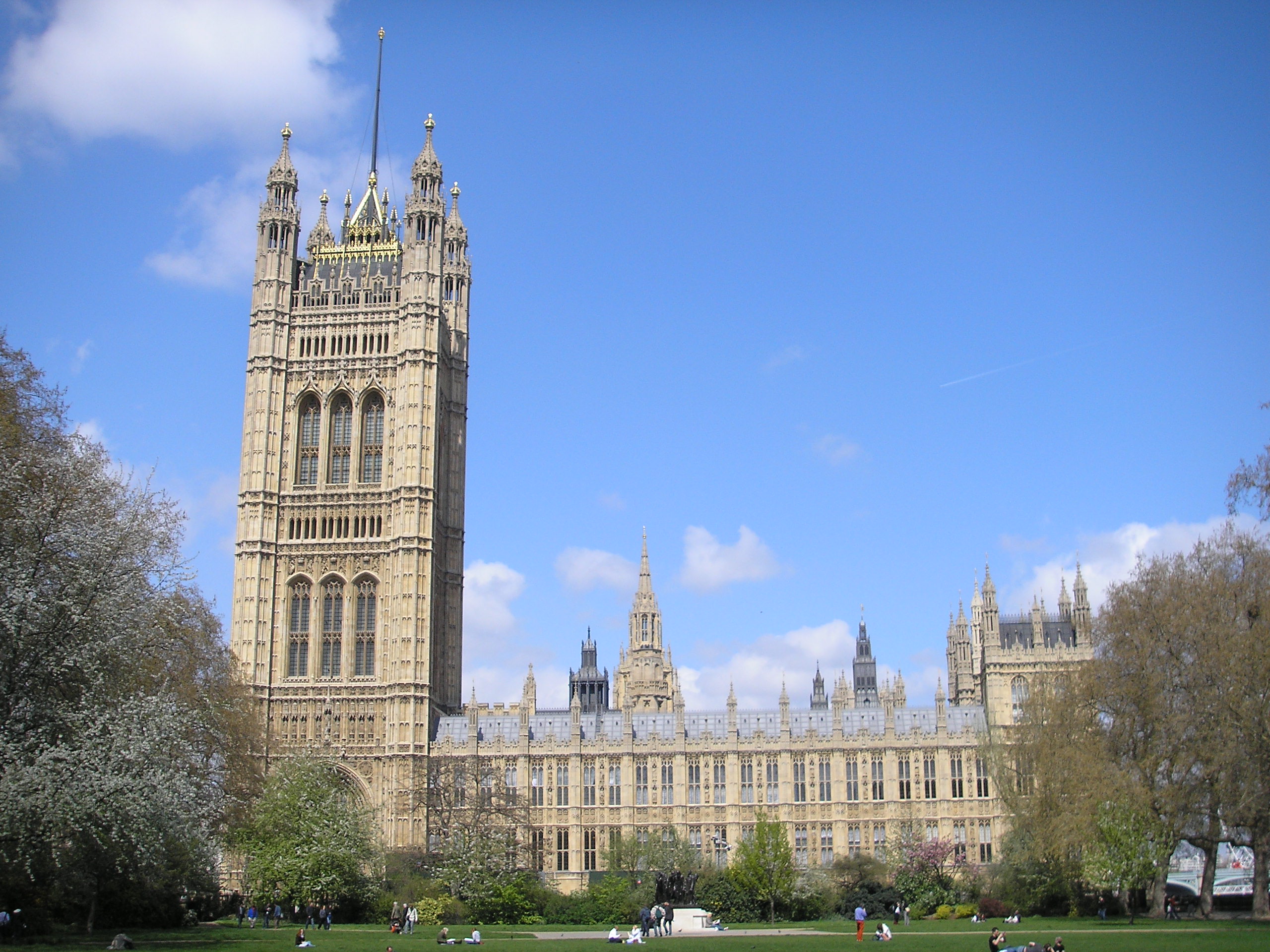 Westminster palace towers. Вестминстерский дворец башни. Башня Виктории в Лондоне. Центральная башня Вестминский дворец. Восьмиугольная Центральная башня Вестминстерского дворца.