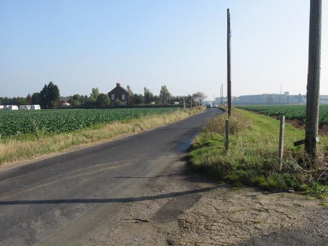 File:View along Manston Court Road towards Red House Farm - geograph.org.uk - 1002402.jpg