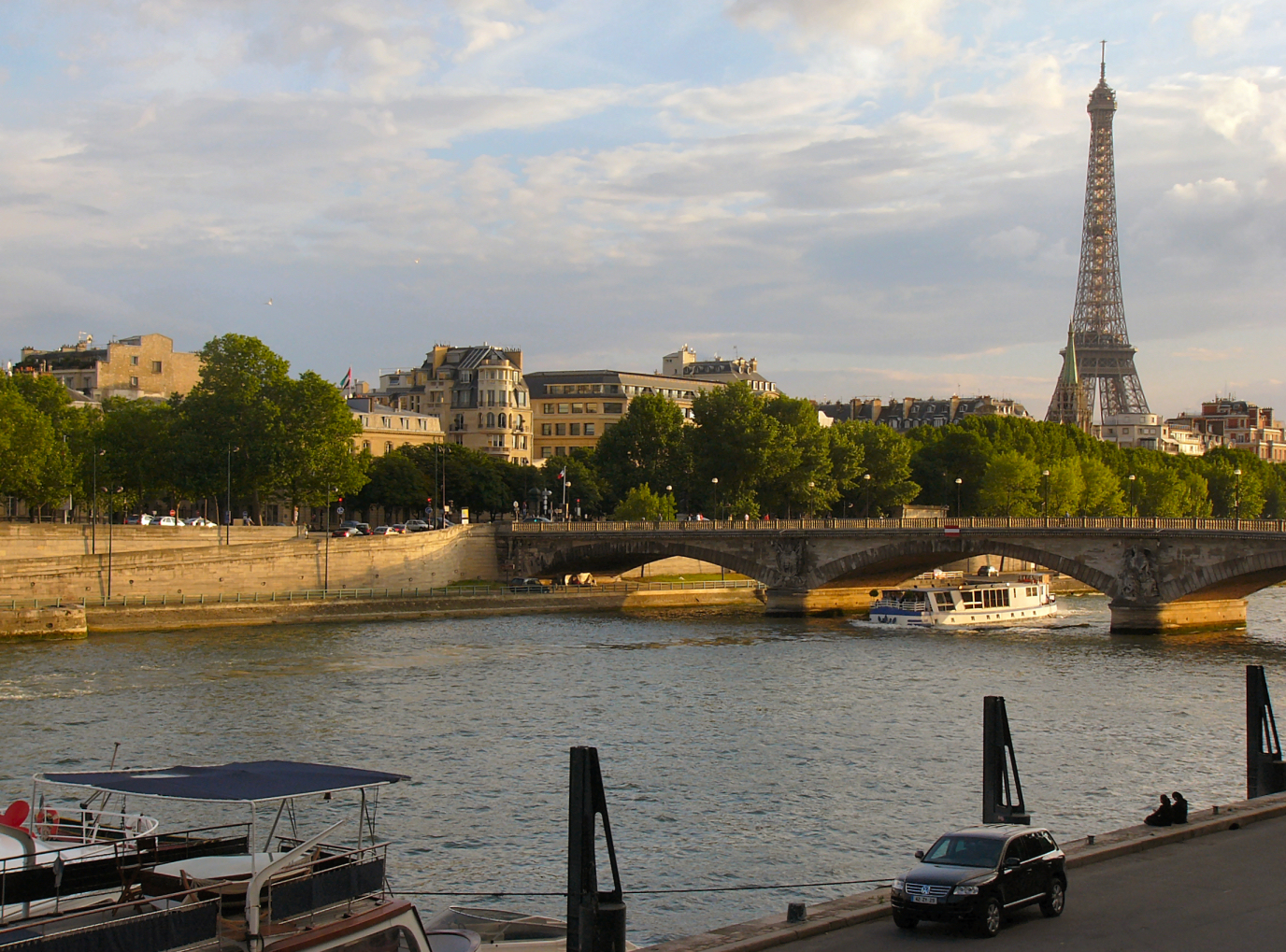 File:View of the Seine in Paris in september 2006.jpg - Wikipedia