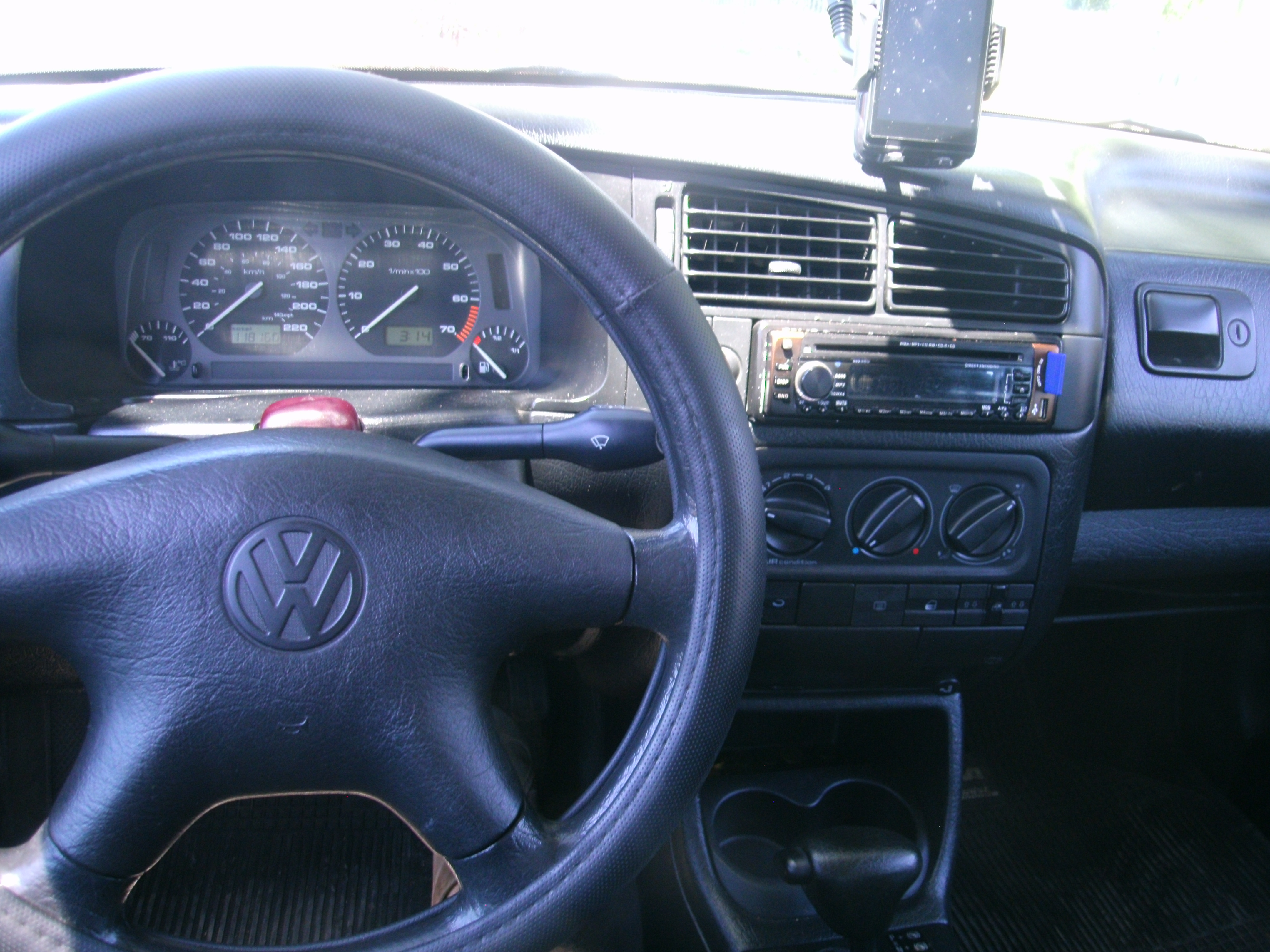 File Volkswagen Golf 1998 Interior Jpg Wikimedia Commons