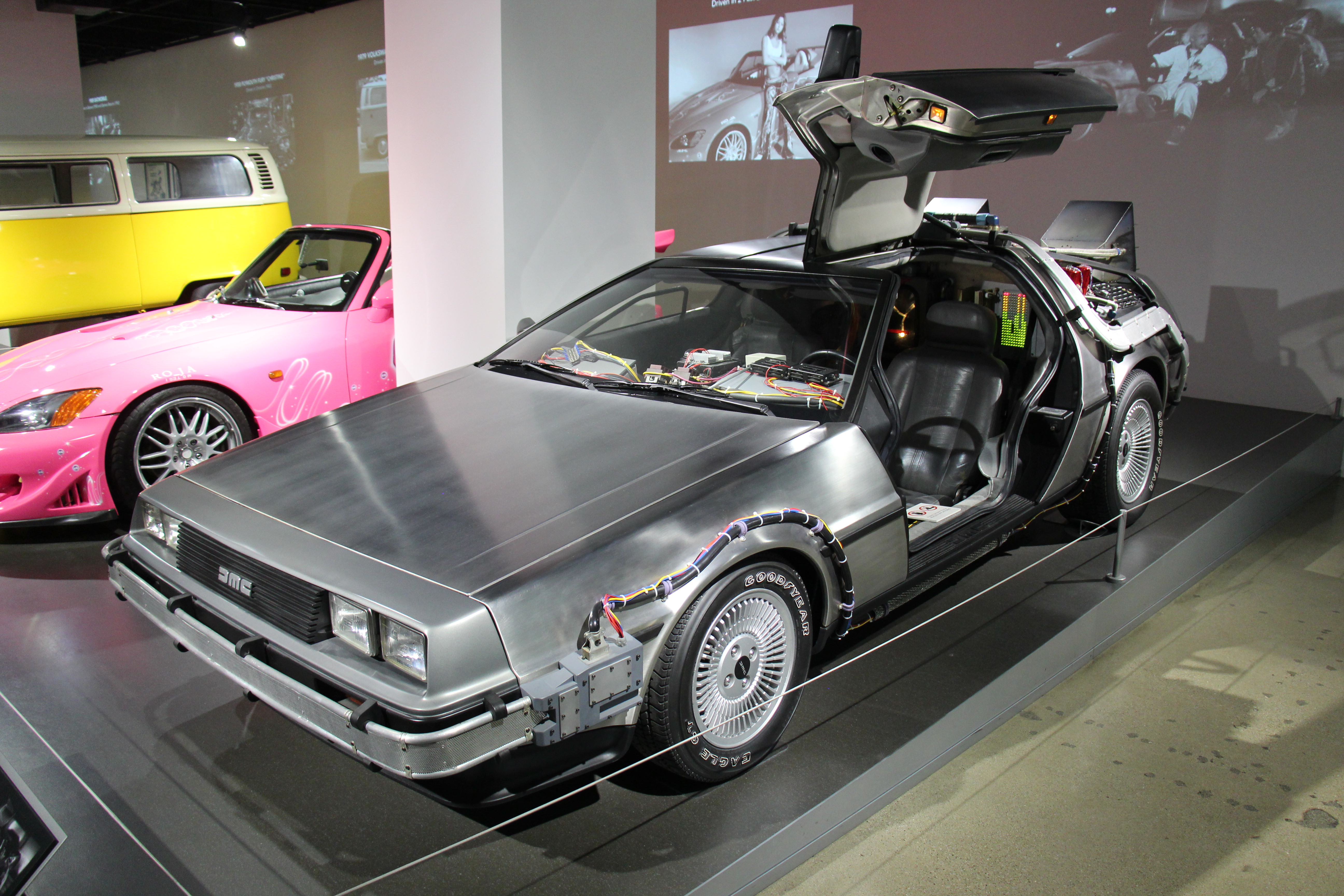 DeLorean time machine - Wikipedia