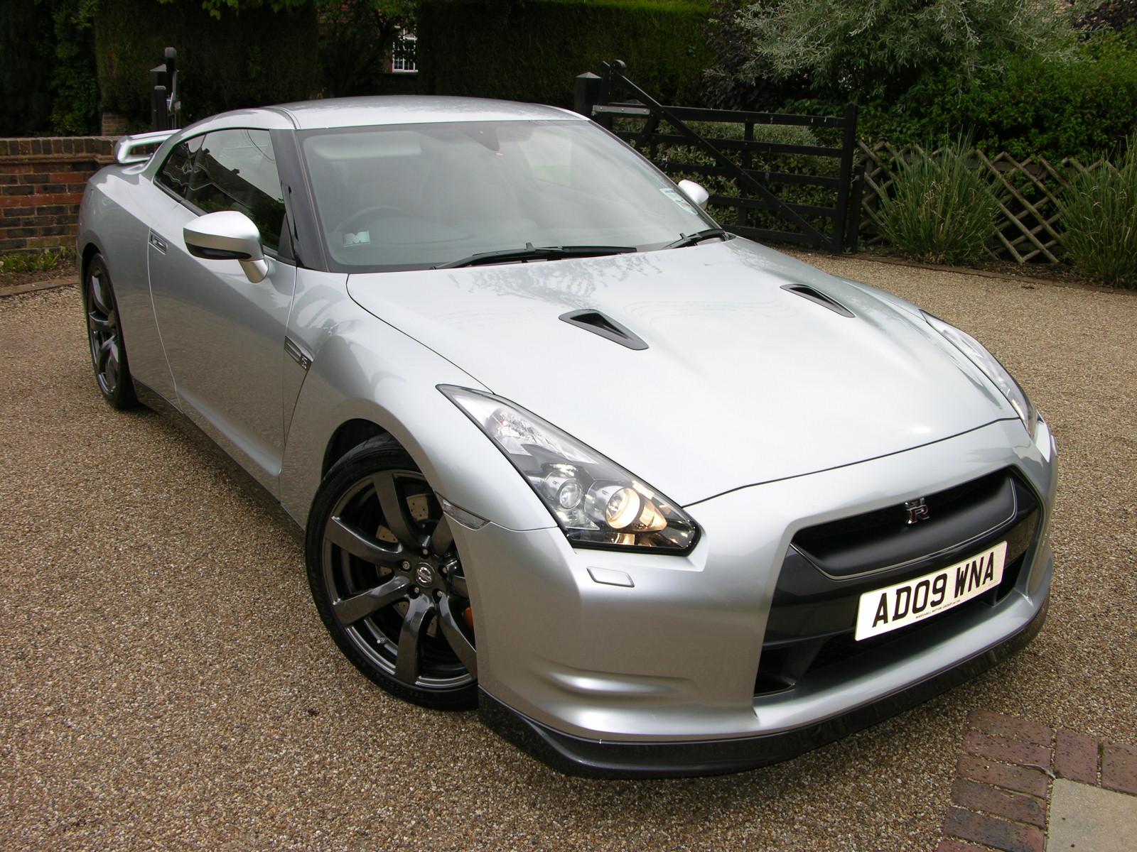 2009 Nissan GT-R Premium - Flickr - The Car Spy.jpg