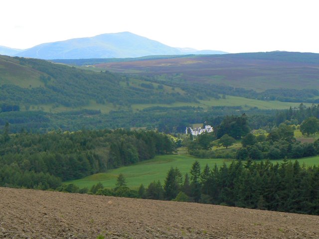 File:Blair Castle - geograph.org.uk - 857072.jpg