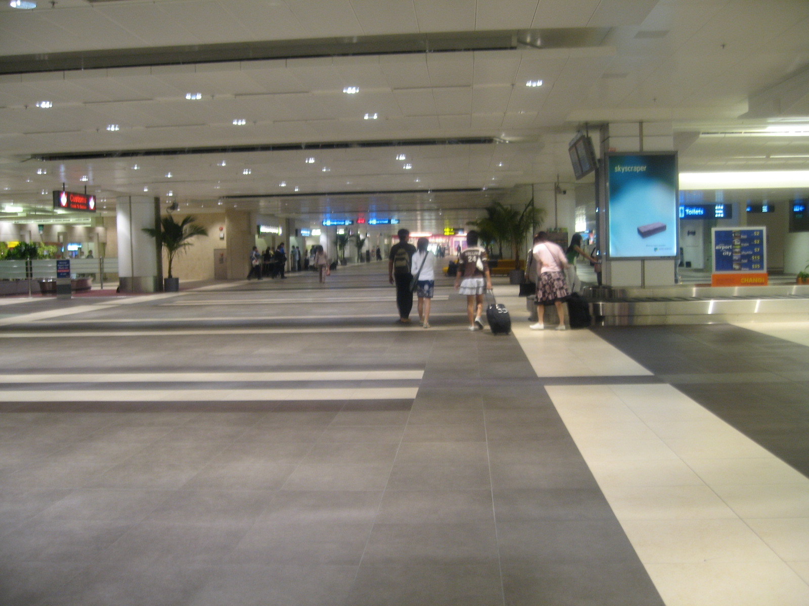 File:Changi Airport, Terminal 2, Restricted Area.JPG - Wikimedia