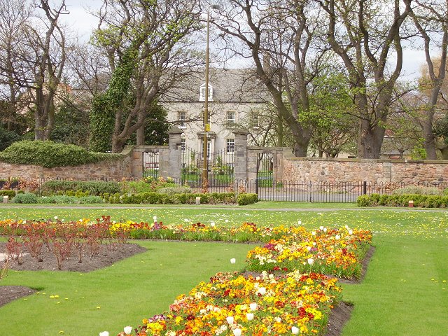 File:Cockenzie House - geograph.org.uk - 161022.jpg