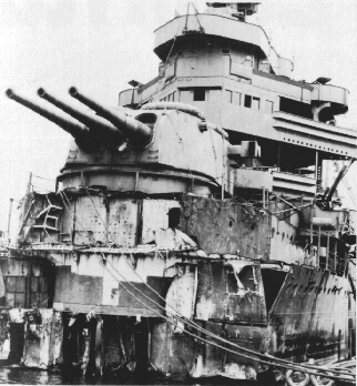 File:Damaged bow of USS New Orleans (CA-32), circa in December 1942, following the Battle of Tassafaronga.jpg