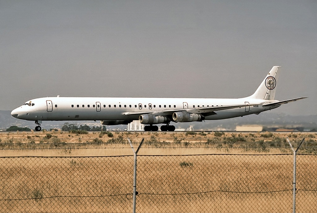 Douglas DC-8-61, Buffalo Airways JP33202.jpg