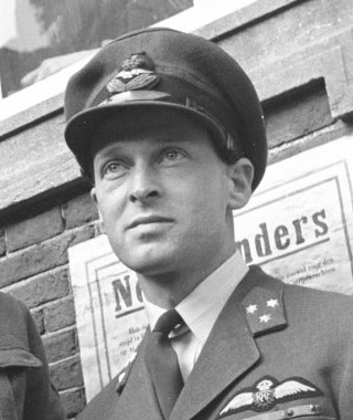 <span class="mw-page-title-main">Erik Hazelhoff Roelfzema</span> Dutch-American wartime pilot, spy and writer