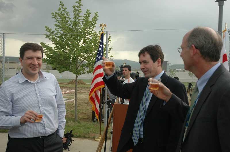 File:Gigi Ugulava toasts the construction of the new USAID building (May 31, 2007).jpg