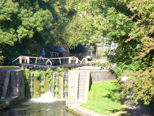 File:Lock at Water Lane - geograph.org.uk - 1511648.jpg