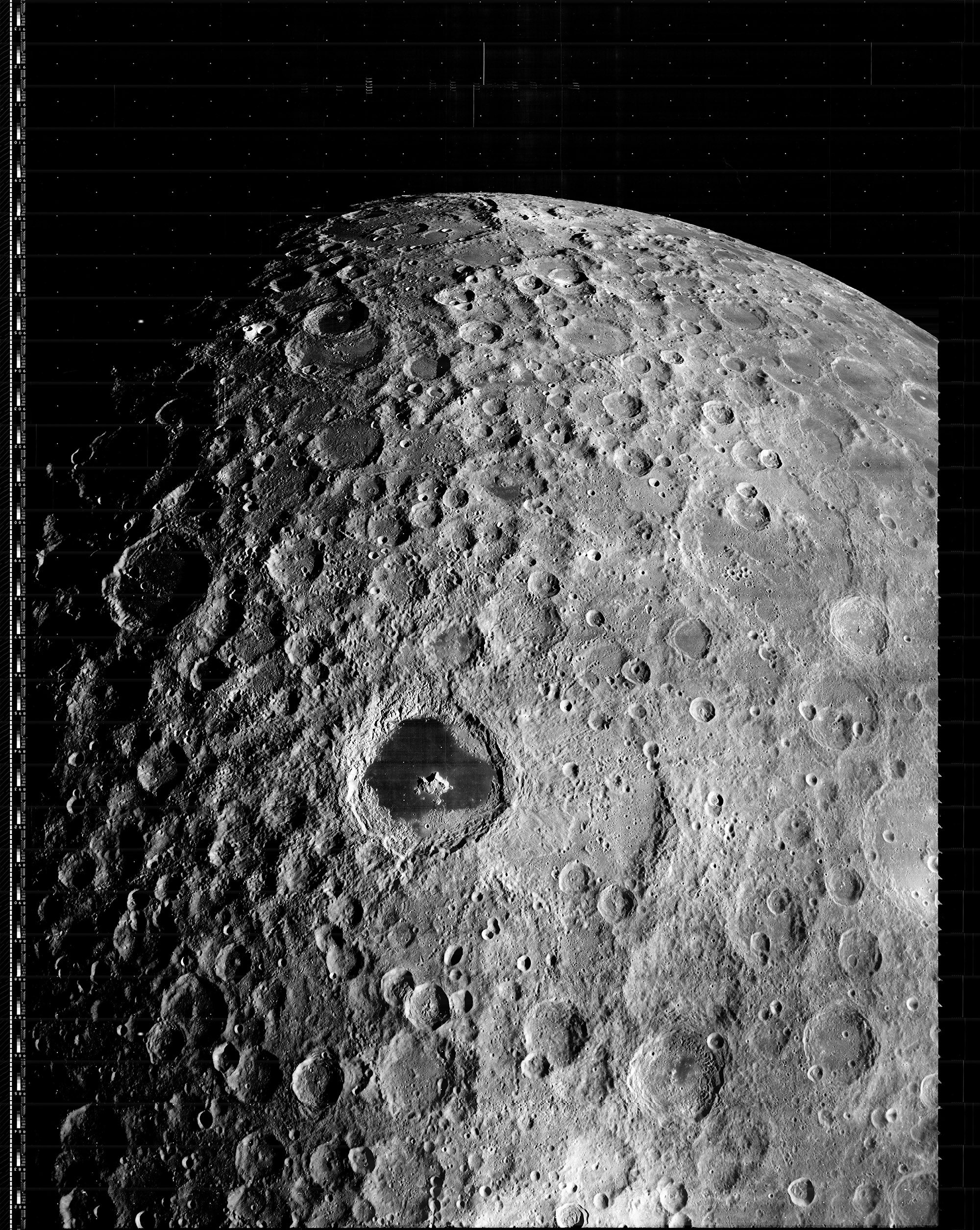 Изображение обратной стороны луны. Снимки Луны «Лунар Орбитер-1»1966. Лунар Орбитер-3. Лунар Орбитер снимок. Снимок Луны с Лунар «Орбитер-2».