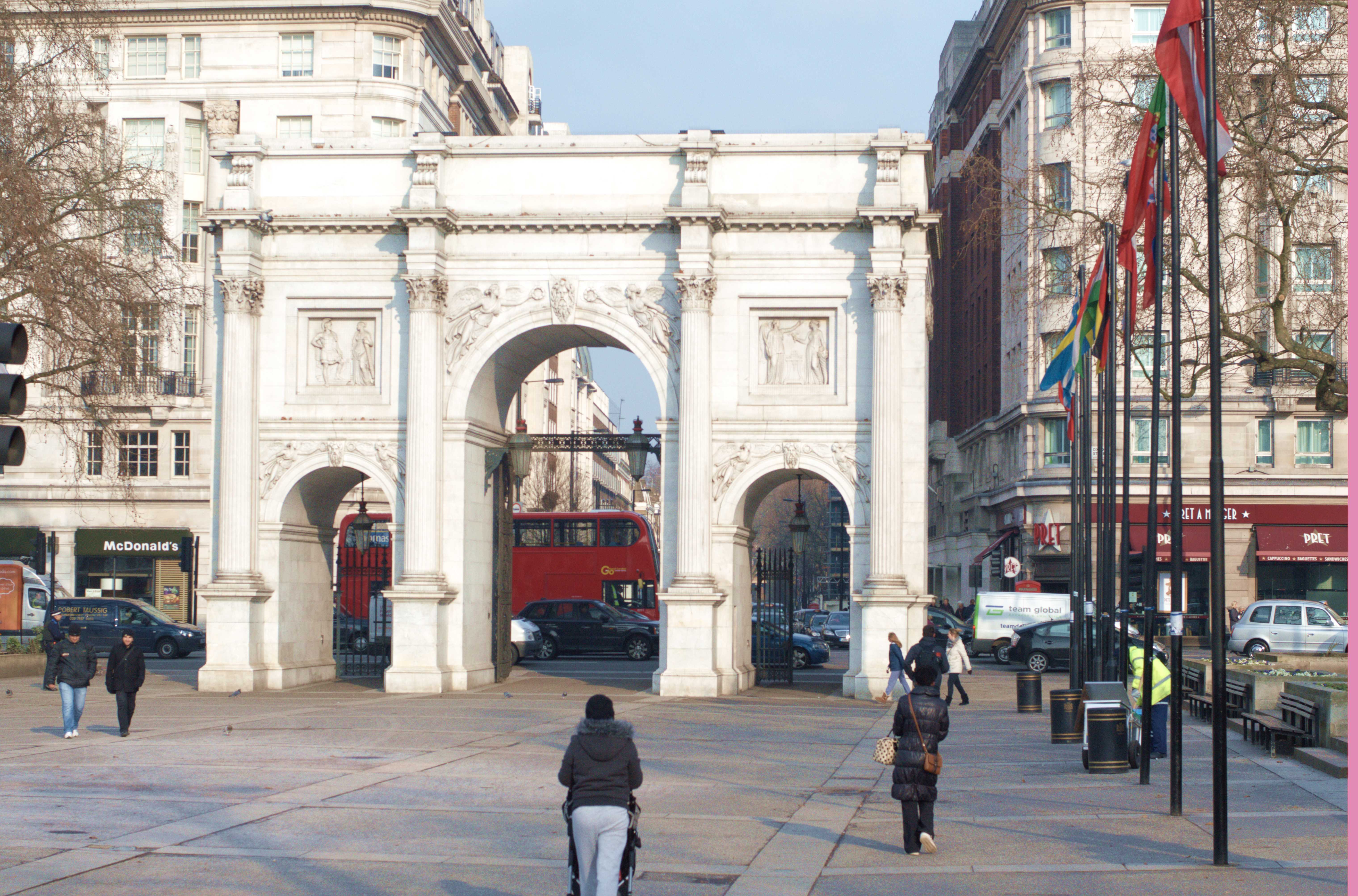 Marble arch. Marble Arch в Лондоне. Станция Marble Arch Лондон. Marble Arch в Лондоне церемонии. John Nash Marble Arch.