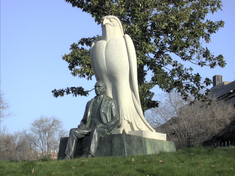 File:Museu Calouste Gulbenkian - Statue of the Founder (Tone Mapped).jpg