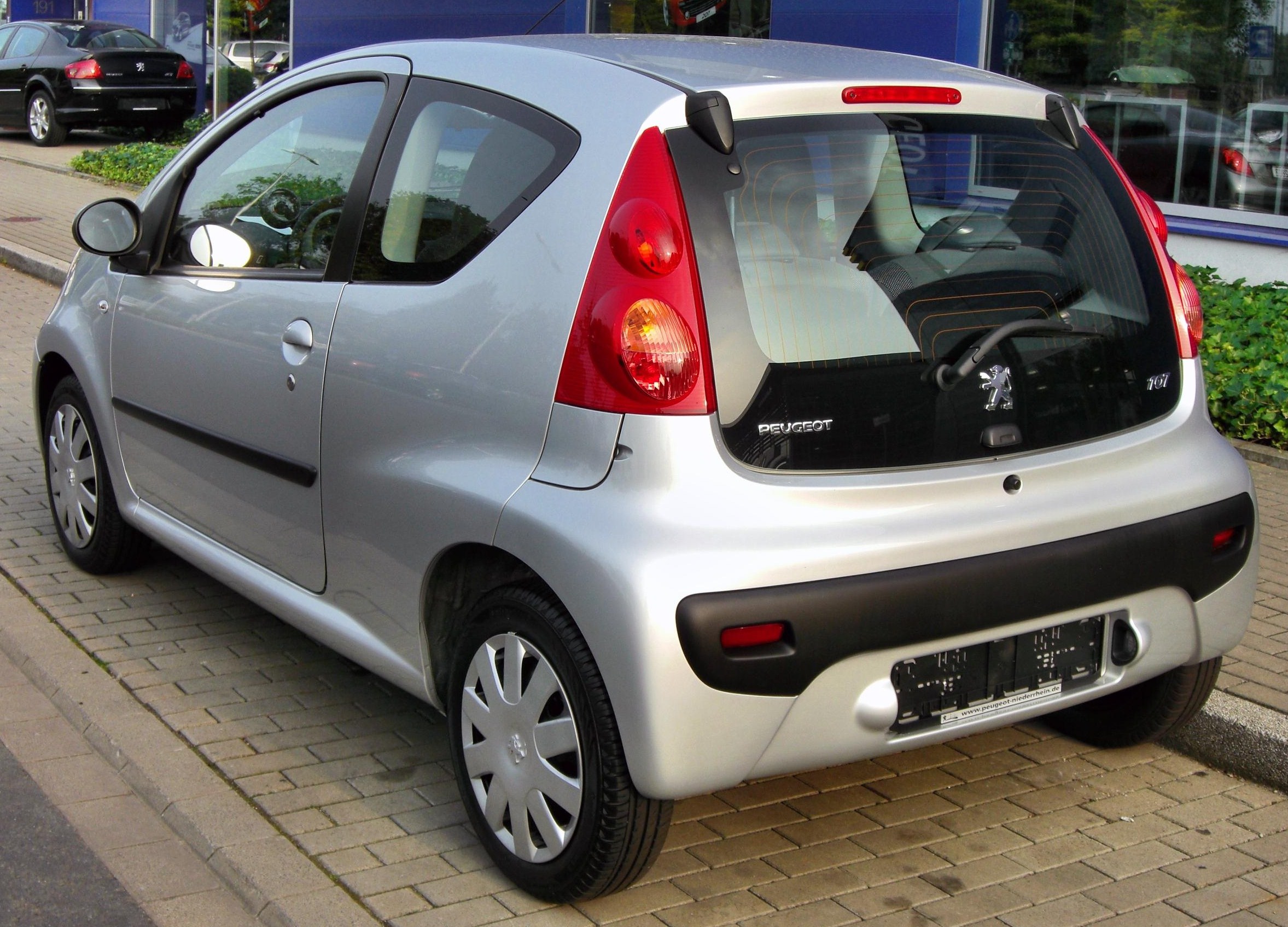 File:Peugeot 107 20090809 rear.JPG - Wikimedia Commons