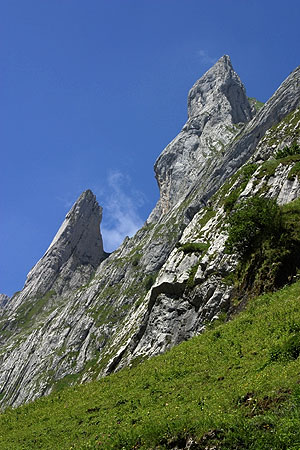 <span class="mw-page-title-main">Hundstein</span> Mountain in Switzerland