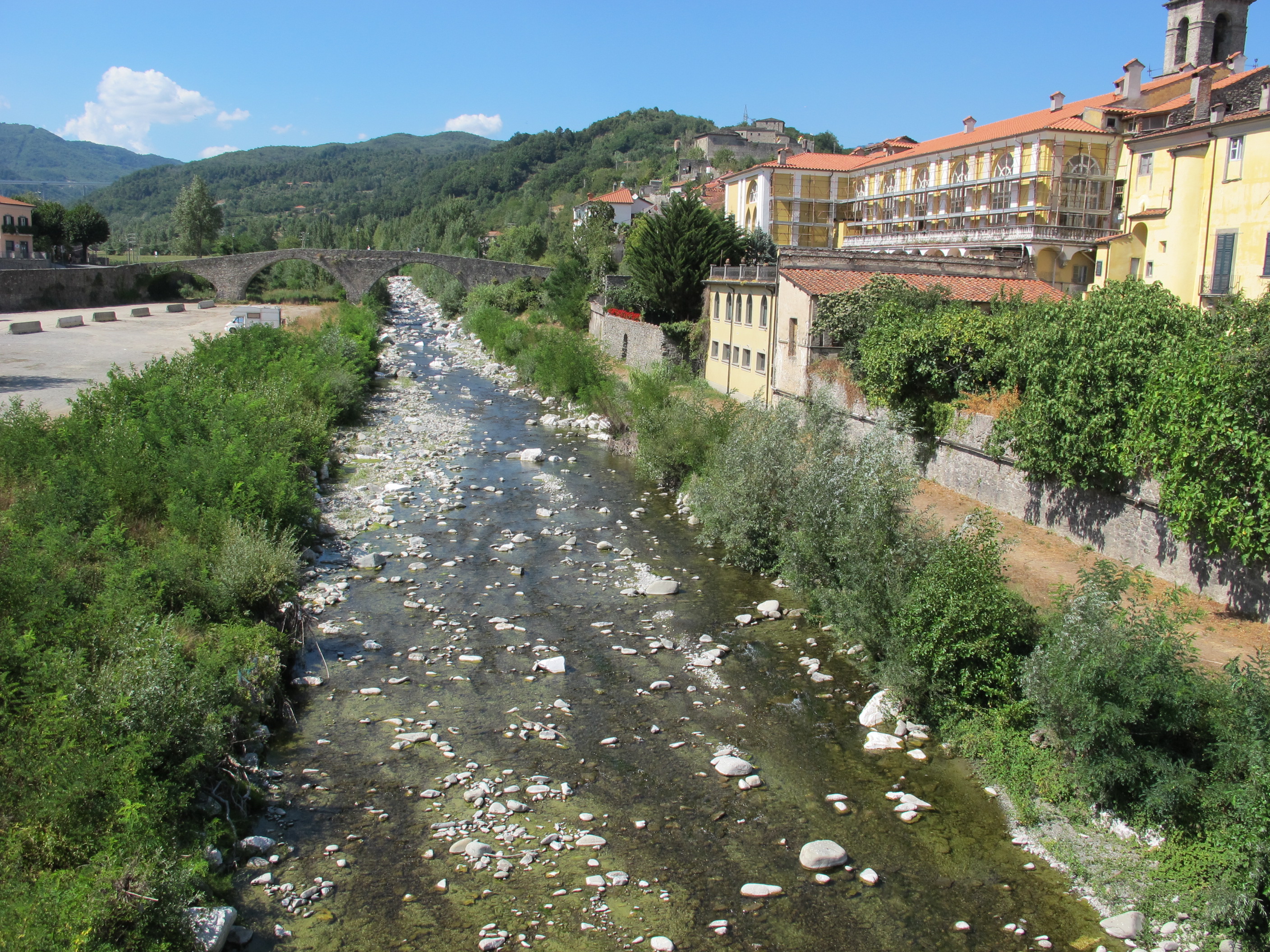 Река в италии 4 буквы. Понтремоли. Река в Италии 4. Pontremoli.