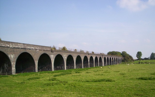 Railway viaduct to the Trent - geograph.org.uk - 1011095