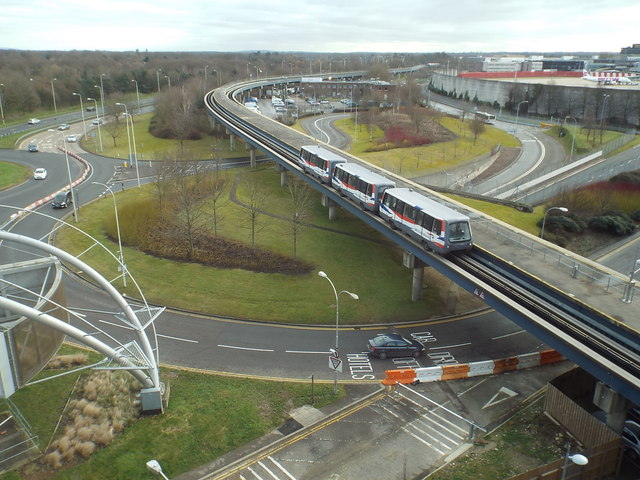 File:Shuttle train at Gatwick Airport (geograph 4330480).jpg