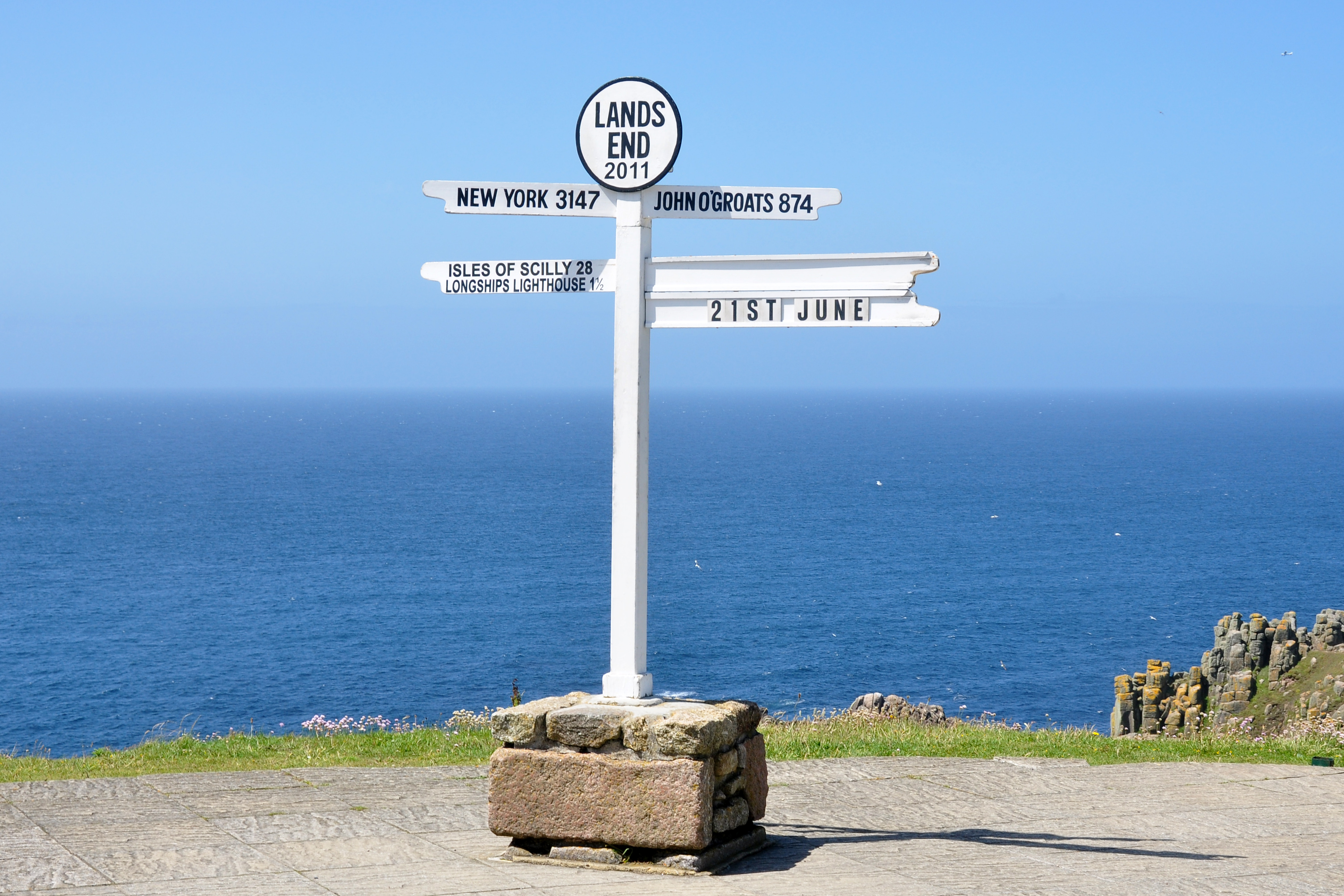 The iconic UK Lands End signpost is about to be removed after six