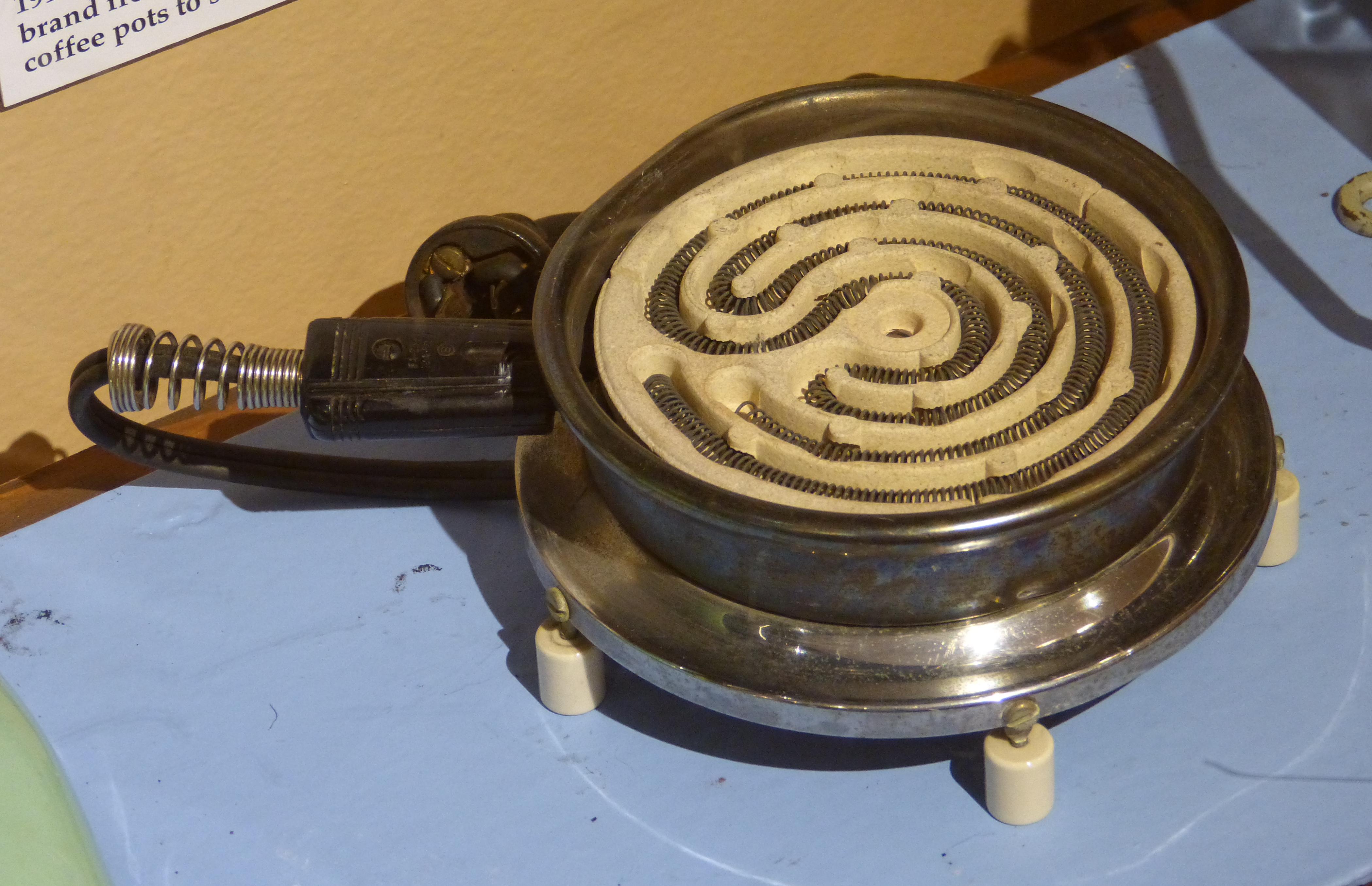 File:Silex-Co-1930s-electric-coffee-pot-hot-plate.jpg - Wikimedia