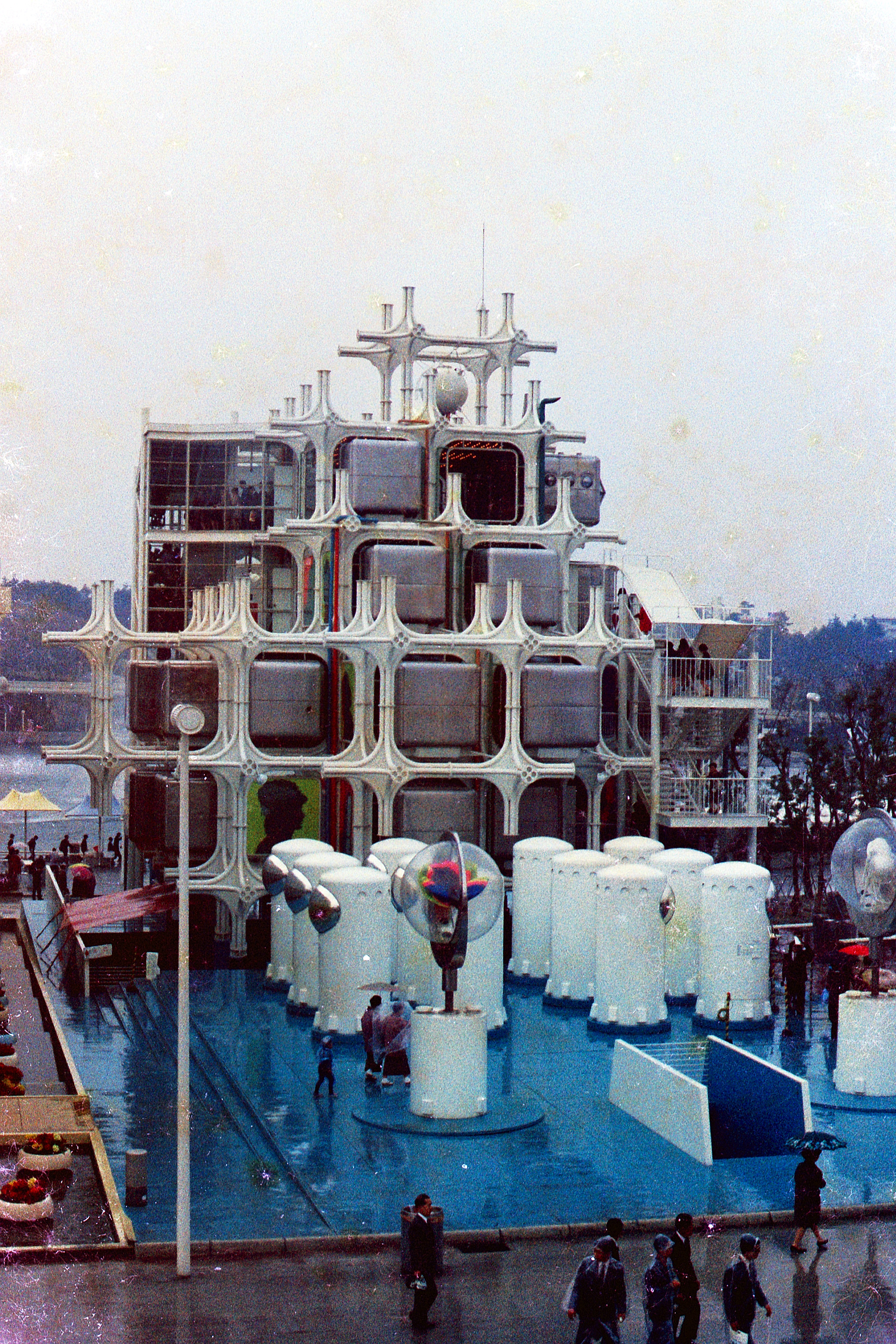 File:Takara Group Pavilion, Osaka Expo'70 (April 1970 by Kingei